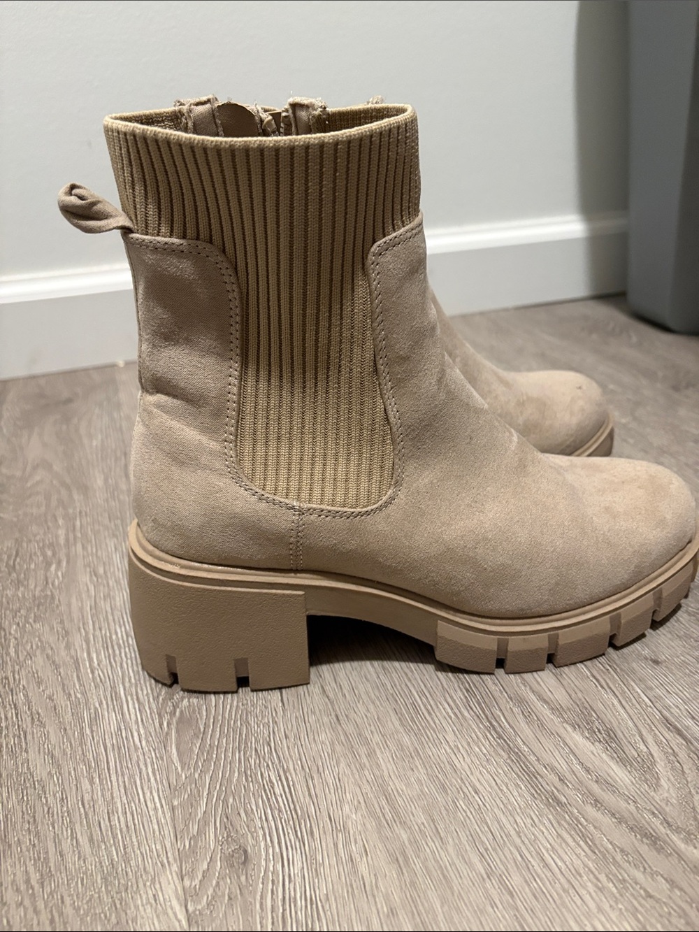 No Boundaries Tan Ribbed Chelsea Lug Ankle Boots